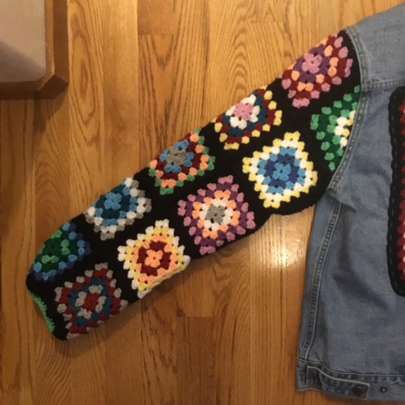 Slow-fashion Grannycore Denim & Crocheted Jacket - Picture 3 of 8